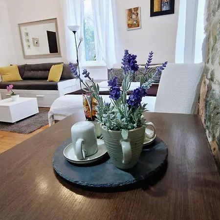 Pearls Affittacamere 3*