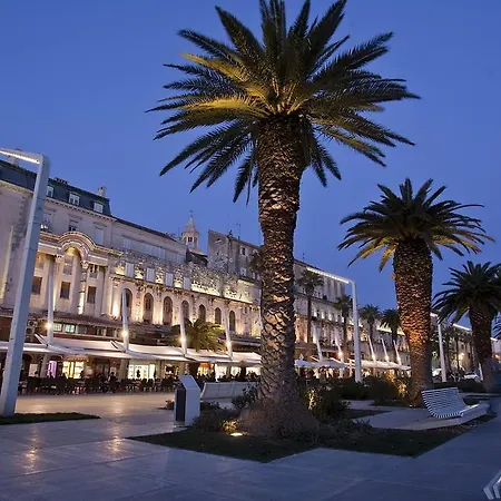 Pearls Affittacamere 3*